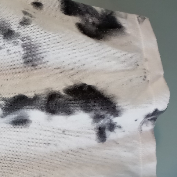 Very Pretty Tie-Dye Top - Picture 9 of 10